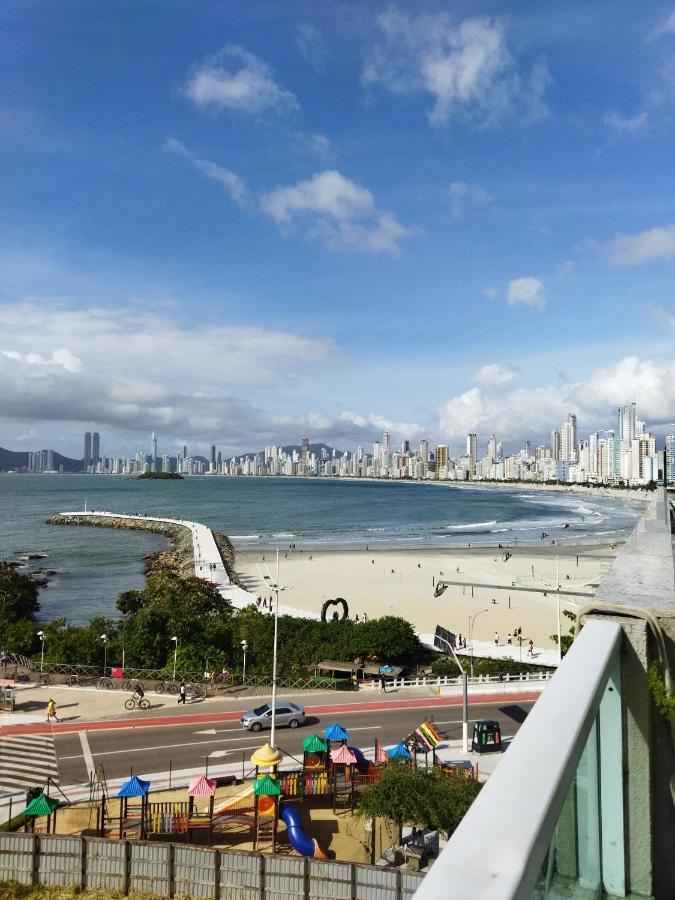 Loft Com Garagem E Piscina Predio Frente Mar Apartment