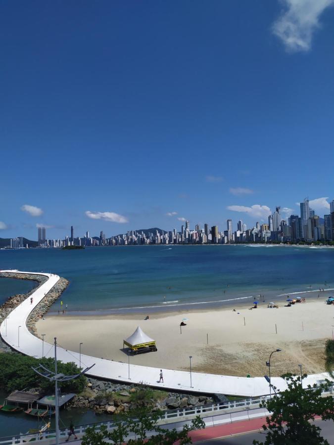 Loft Com Garagem E Piscina Predio Frente Mar Balneario Camboriu